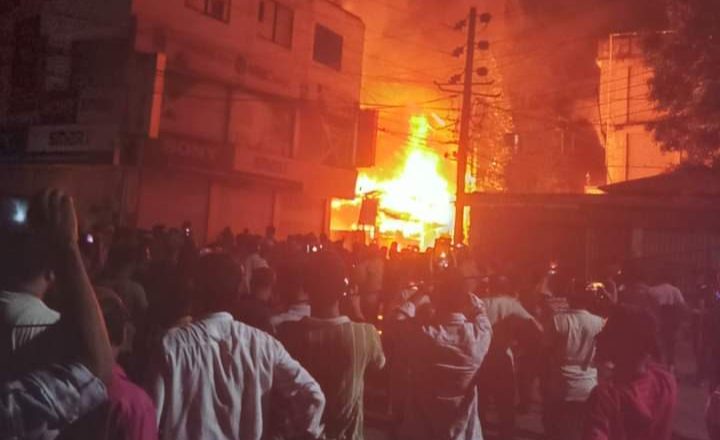 বান্দরবানে আগুনে পুড়লো দোকান-ঘর