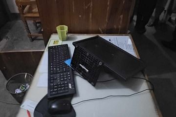 বান্দরবানে  লুট হওয়া সোনালী ব্যাংক পরিদর্শনে প্রশাসন