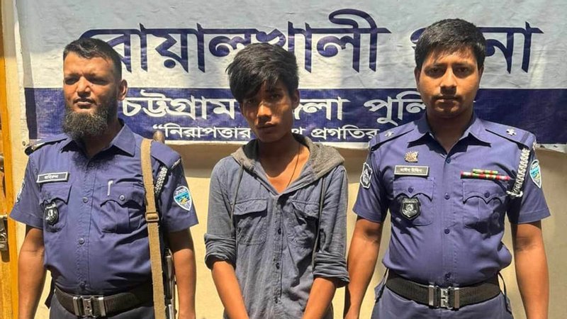 কালুরঘাট ফেরিঘাটে শিক্ষার্থীর মৃত্যু, টেম্পুচালকের বিরুদ্ধে মামলা