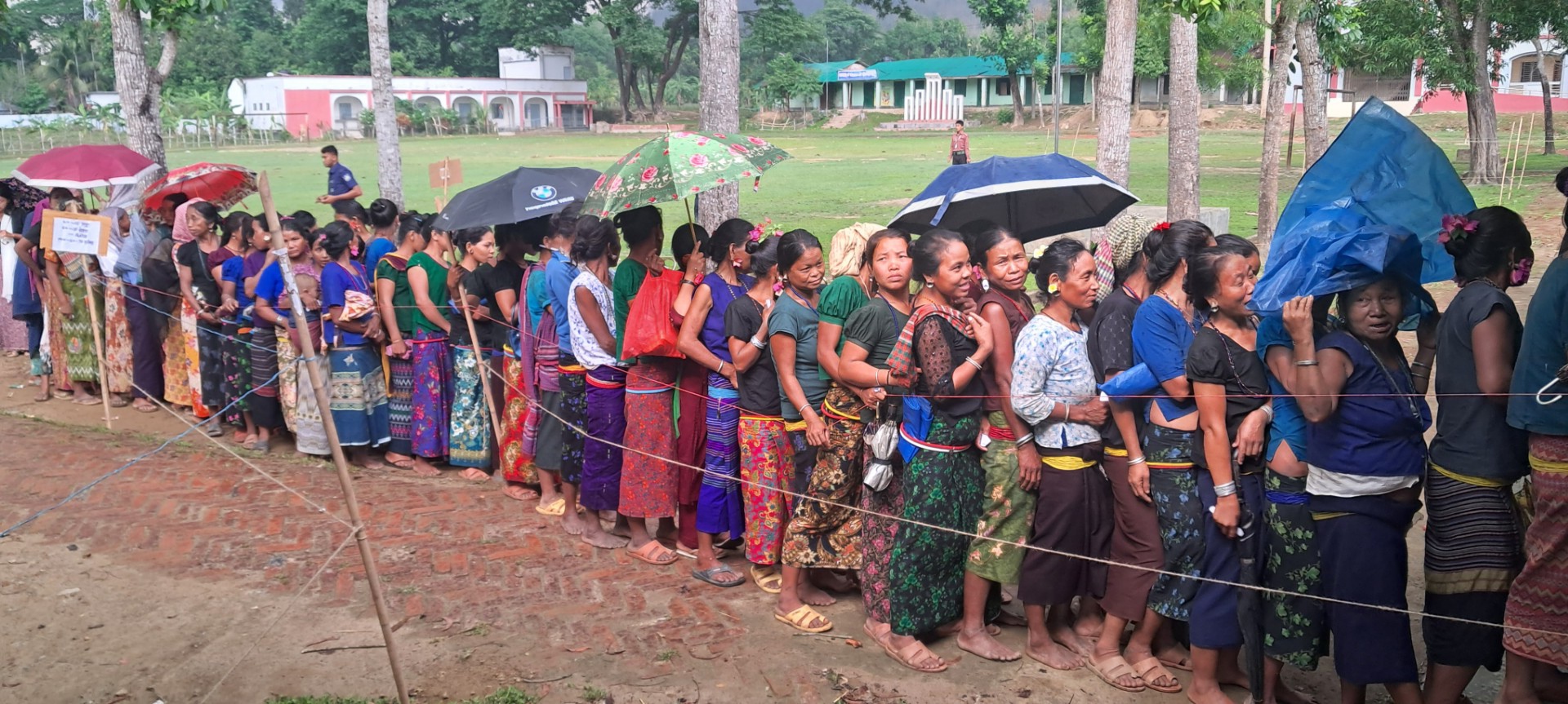 বান্দরবানে শান্তিপূর্ণ ভোট গ্রহণ চলছে