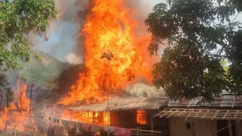 থানচির দুর্গম পাহাড়ি পাড়ায় ১১ ঘর আগুনে  পুড়ে ছাই