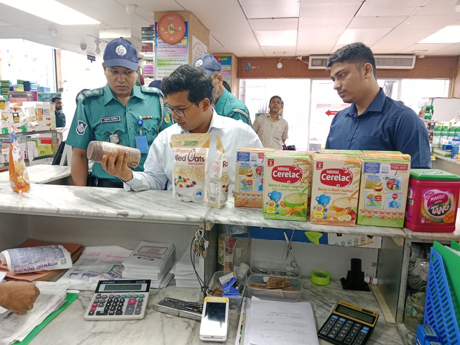 চট্টগ্রামে লাজফার্মাকে লাখ টাকা জরিমানা