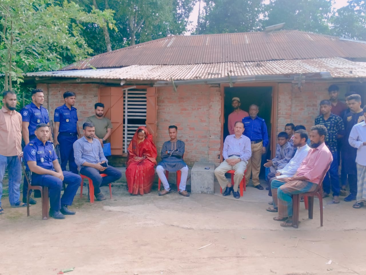 বাল্যবিয়ের আয়োজন,বর-কনের পরিবারকে জরিমানা