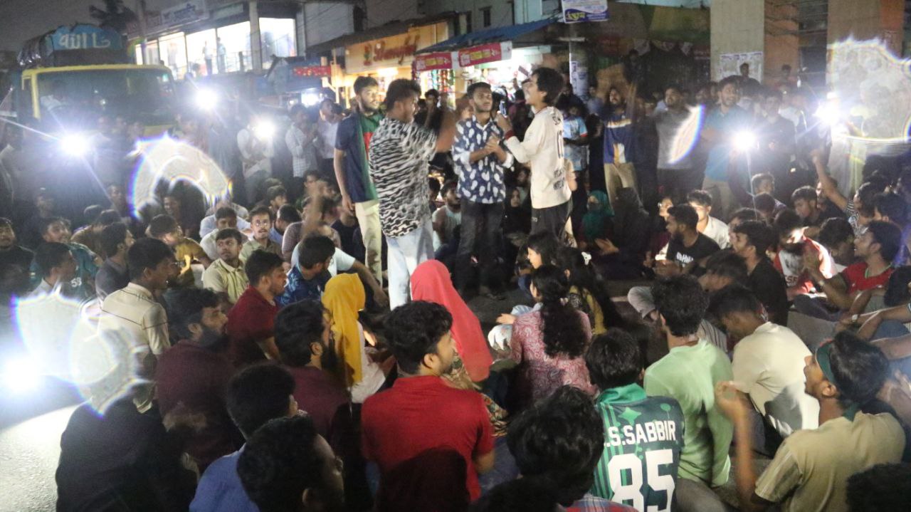 চট্টগ্রামে তীব্র হয়েছে কোটা বিরোধী আন্দোলন