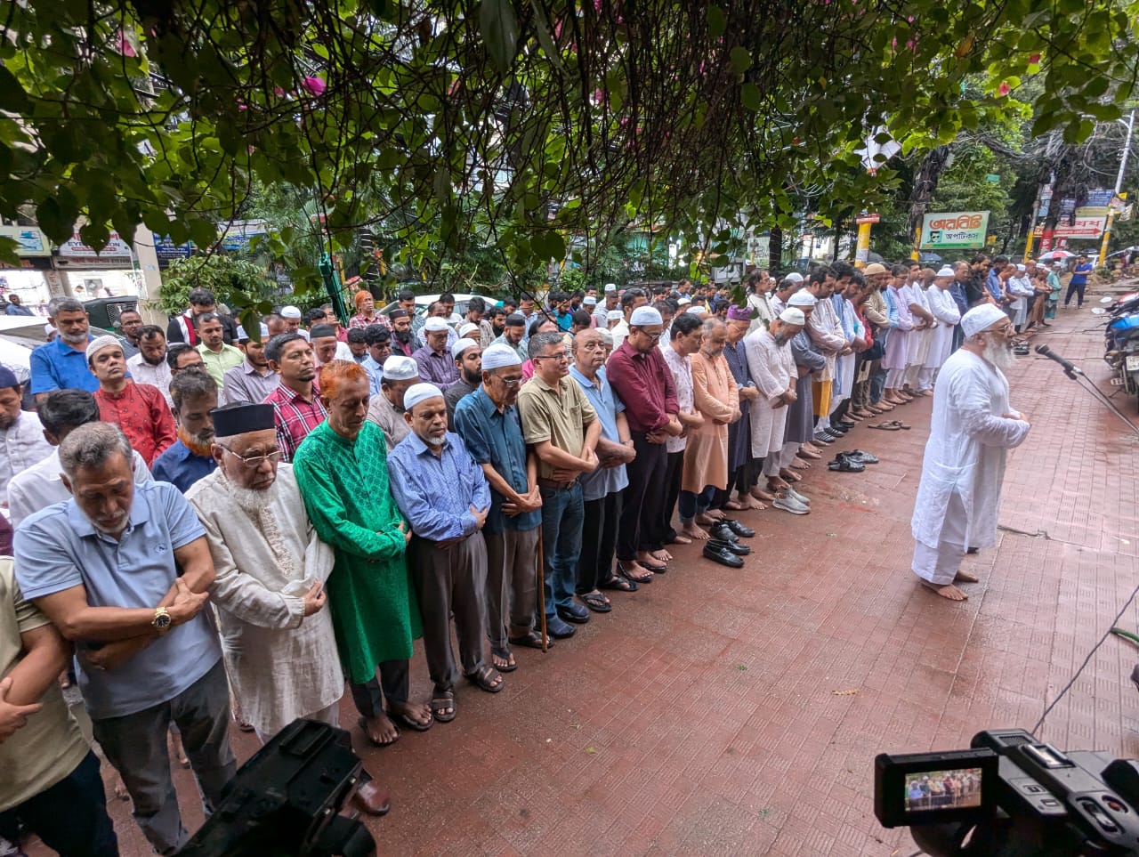 চট্টগ্রামে সাংবাদিক নেতা রুহুল আমীন গাজীর গায়েবানা জানাযা অনুষ্ঠিত