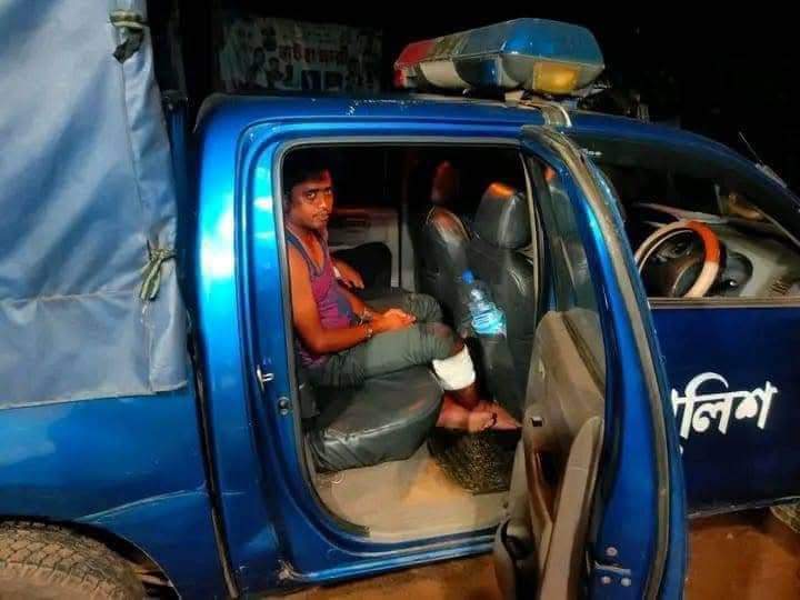 ফটিকছড়িতে যুবলীগ নেতাকে গণধোলাই দিয়ে পুলিশে সোপর্দ