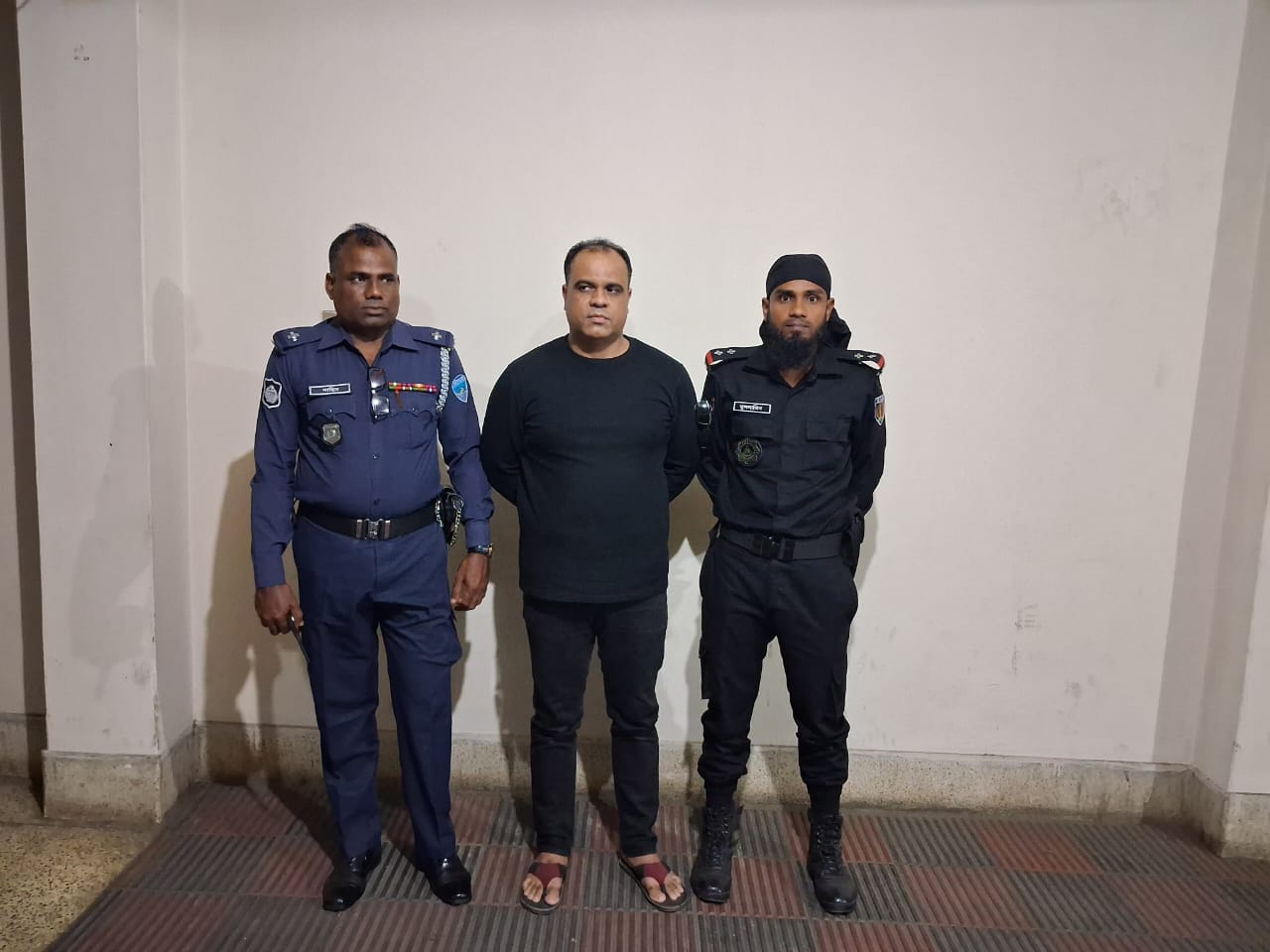 রাউজানের শীর্ষ সন্ত্রাসী ফজল হকের ভাই জানে আলম গ্রেফতার