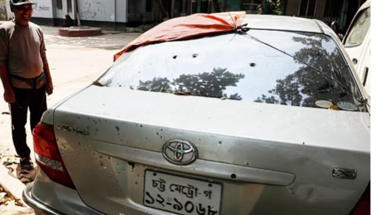 বাকলিয়ায় ডাবল মার্ডার : শীর্ষ সন্ত্রাসী সাজ্জাদ দম্পতিসহ ১৪ জনের বিরুদ্ধে মামলা