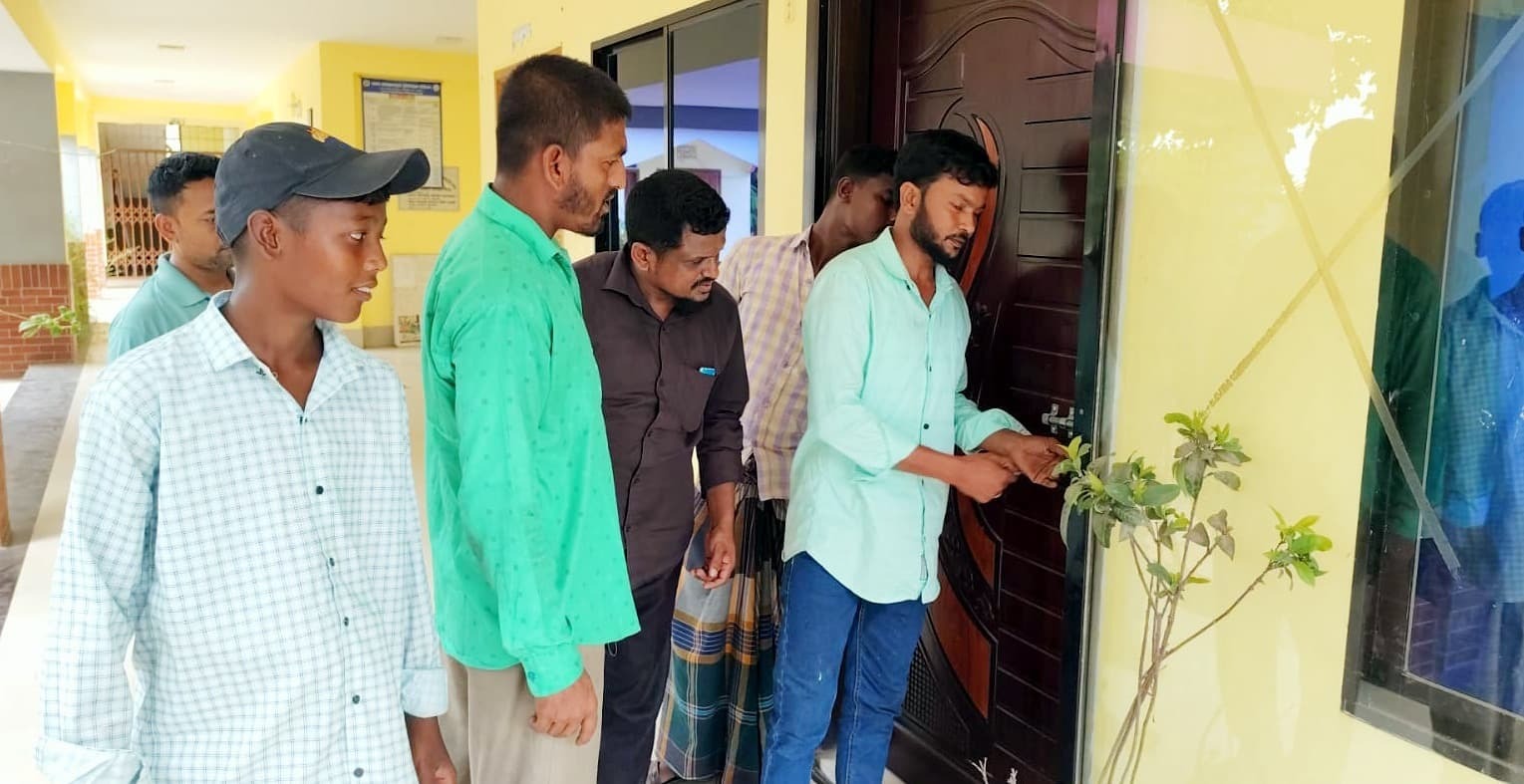 ফটিকছড়িতে ইউপি চেয়ারম্যানের স্বপদে ফেরার গুঞ্জনে এলাকায় উত্তেজনা, প্রতিহতের ঘোষণা