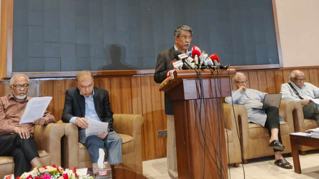 তত্ত্বাবধায়ক সরকার পুনঃপ্রতিষ্ঠায় কোনো দ্বিমত নেই: আলী রীয়াজ