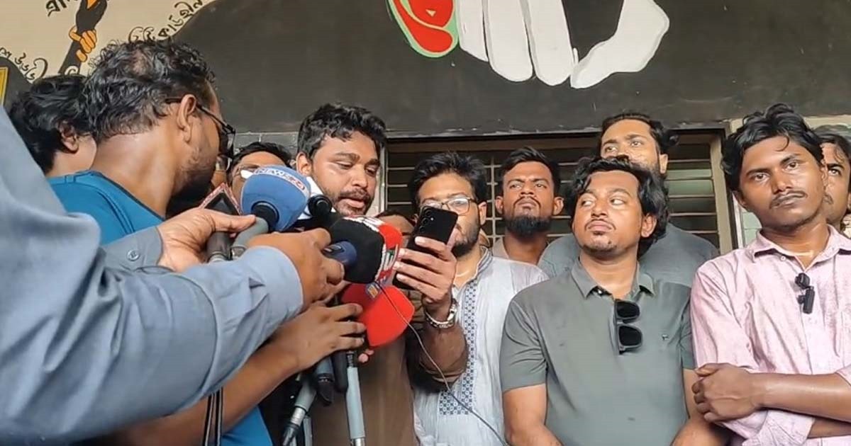 আ’লীগের আমলে নিয়োগপ্রাপ্ত ওসিদেরকে বরখাস্তের দাবিতে আন্দোলনে যাচ্ছে চট্টগ্রাম এনসিপি