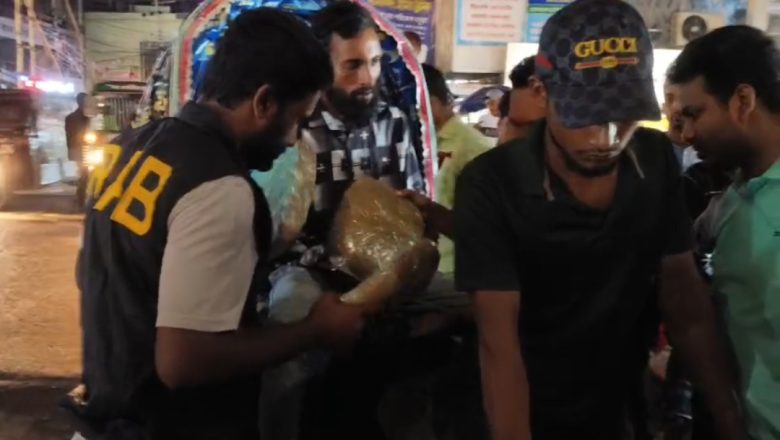 মুরাদপুরে র‍্যাবের অভিযানে গাঁজাসহ যুবক গ্রেপ্তার