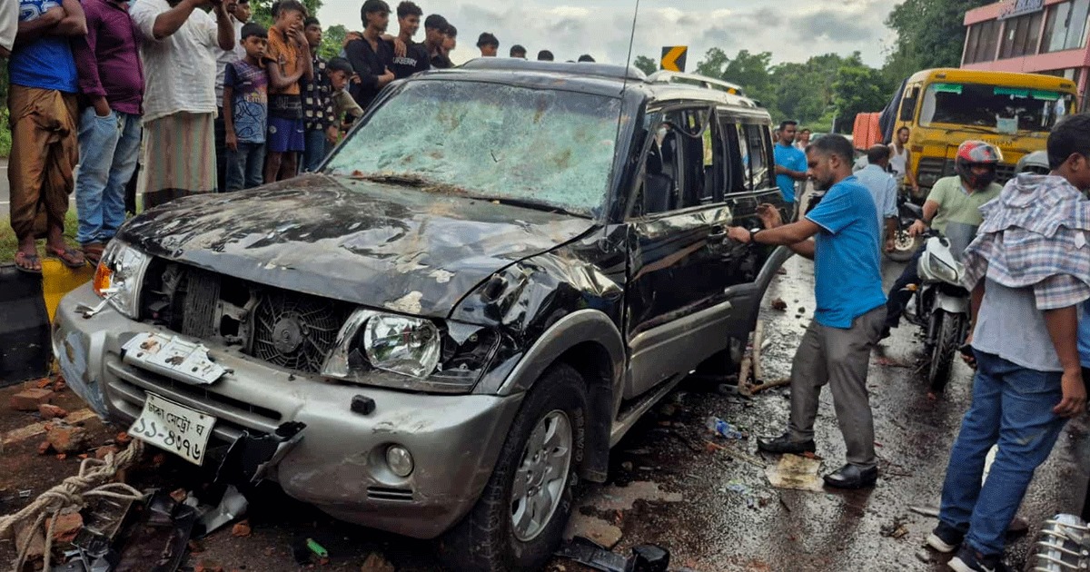রাউজানে বিএনপির দুপক্ষে তুমুল সংঘর্ষ, আহ্বায়ক গোলাম আকবর গুলিবিদ্ধ