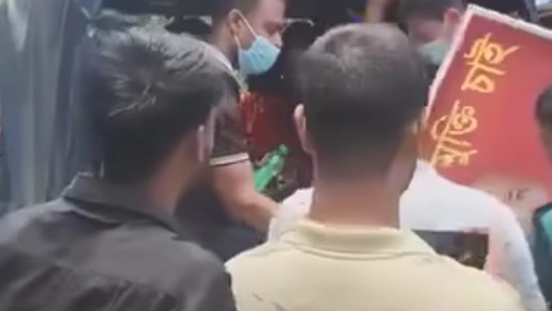 জন্মাষ্টমীর শোভাযাত্রায় চিন্ময়ের প্ল্যাকার্ড প্রদর্শন, আটক ৬