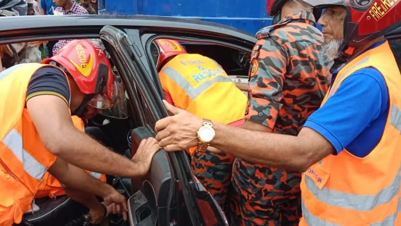 সড়ক দুর্ঘটনায় বাবা মেয়ে নিহত, আহত ৪