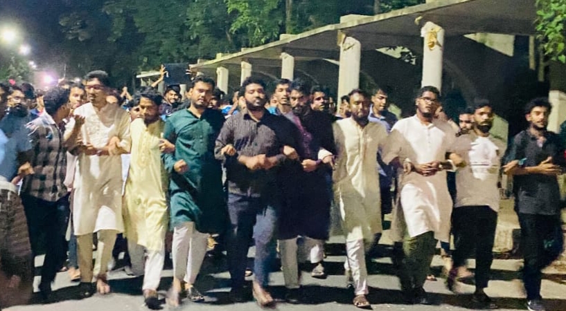 চবিতে সন্ত্রাসীদের বিচারের দাবিতে শিবিরের বিক্ষোভ