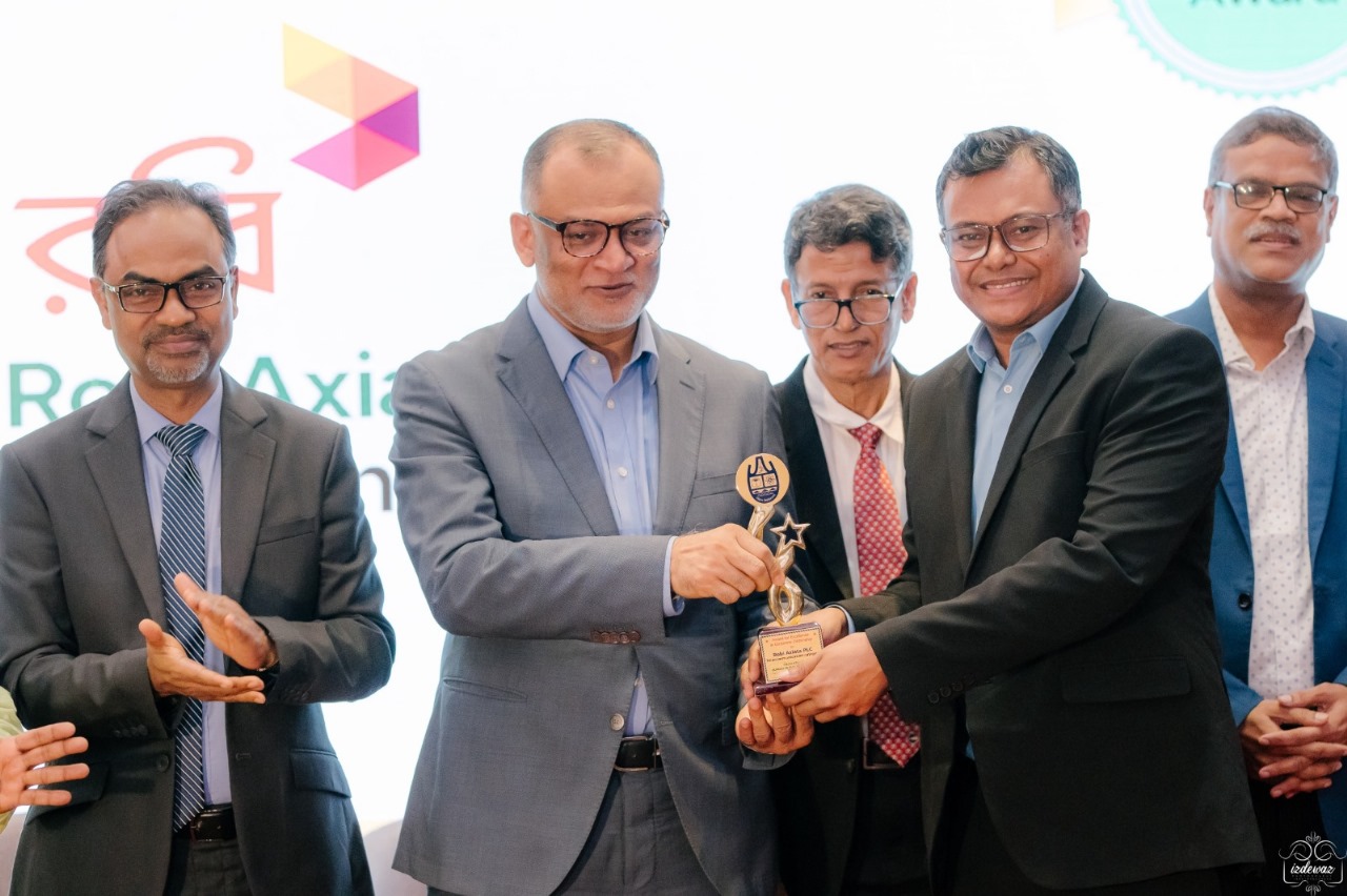 টেলিযোগাযোগ খাতে অবদানের স্বীকৃতি: বিবিআর কর্পোরেট অ্যাওয়ার্ড পেল রবি