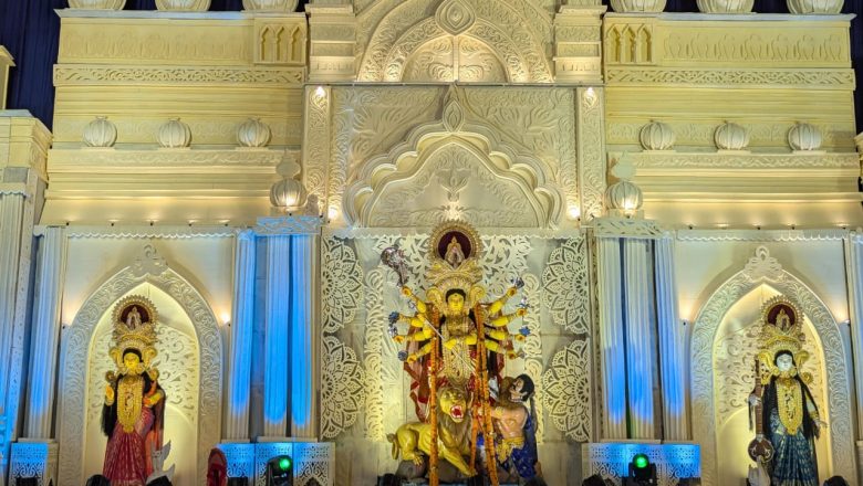 দুর্গোৎসবে আজ মহানবমী, দেবীর বিদায়ের সুর বেজে উঠেছে
