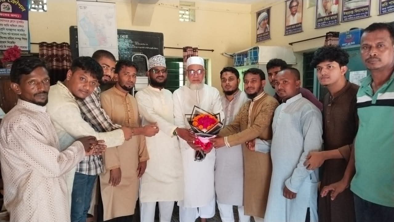 লায়ন্স ক্লাবের ফ্রি স্বাস্থ্যসেবা ক্যাম্পে অধ্যক্ষ নুরুল আমিন