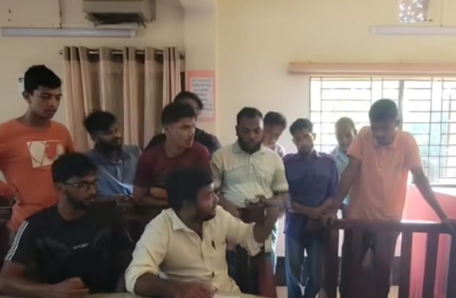 ফটিকছড়িতে চোর সন্দেহে ৫ জন আটক, অভিযোগ ‘সাজানো নাটক’ ও রাজনৈতিক প্রতিহিংসার