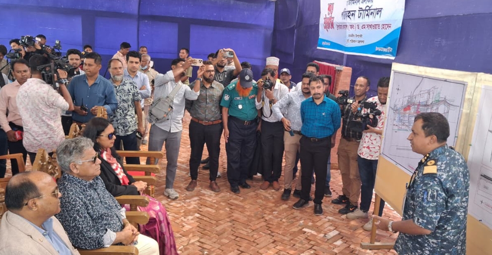 দেশের স্বার্থ ক্ষুণ্ণ করে বন্দর অপারেশন নয়: নৌ-উপদেষ্টা