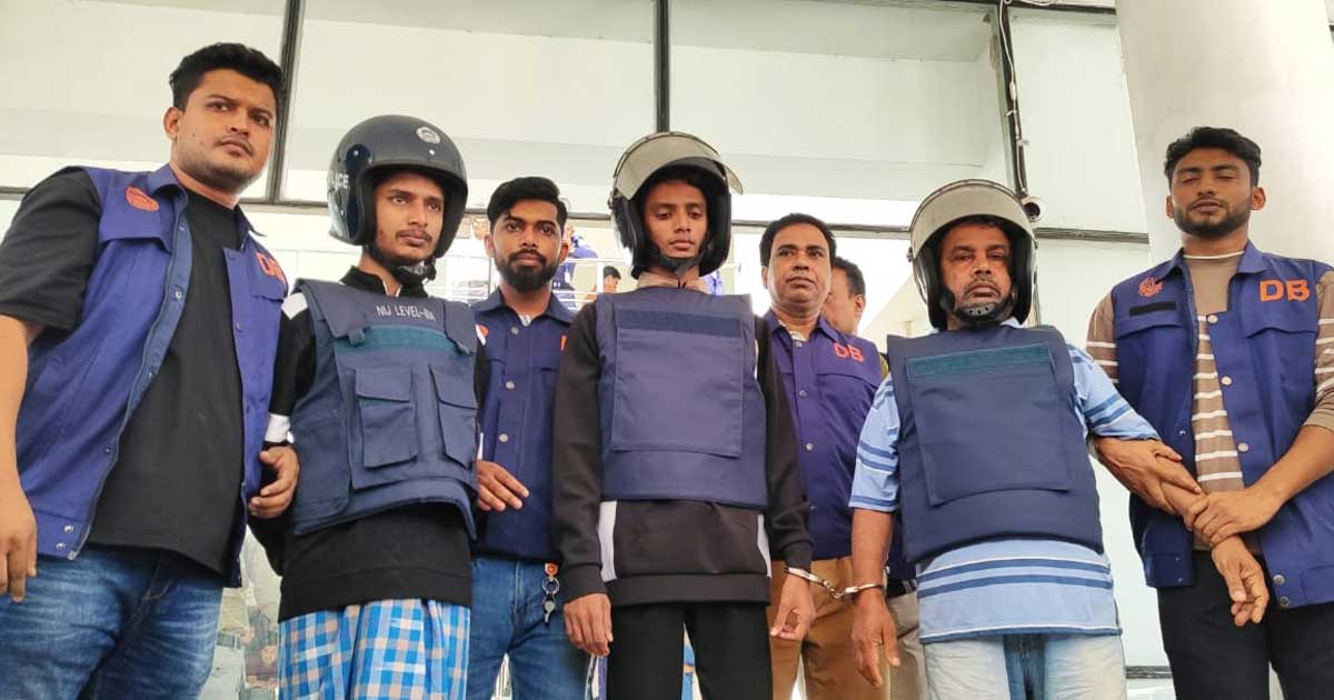 রাউজানে আগ্নেয়াস্ত্রসহ তিনজন গ্রেপ্তার