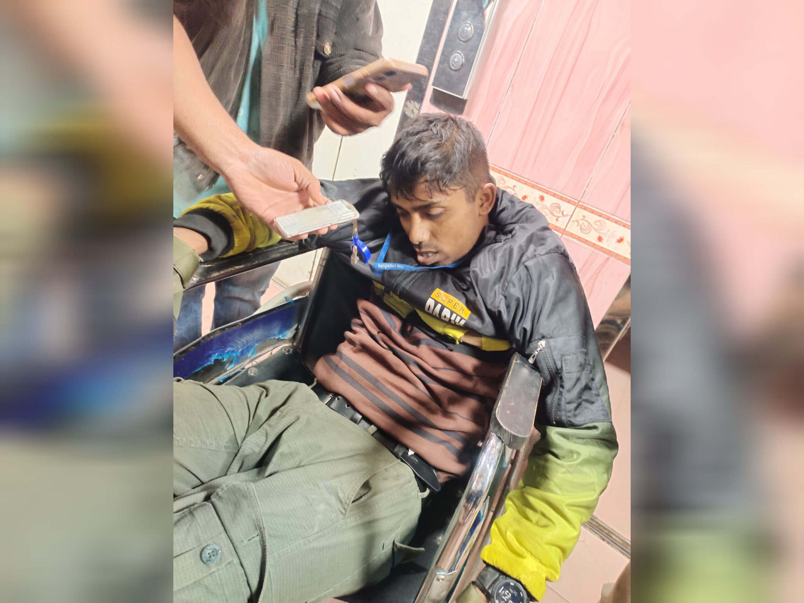 হাটহাজারীতে সড়ক দুর্ঘটনায় নৌবাহিনীর নাবিক নিহত