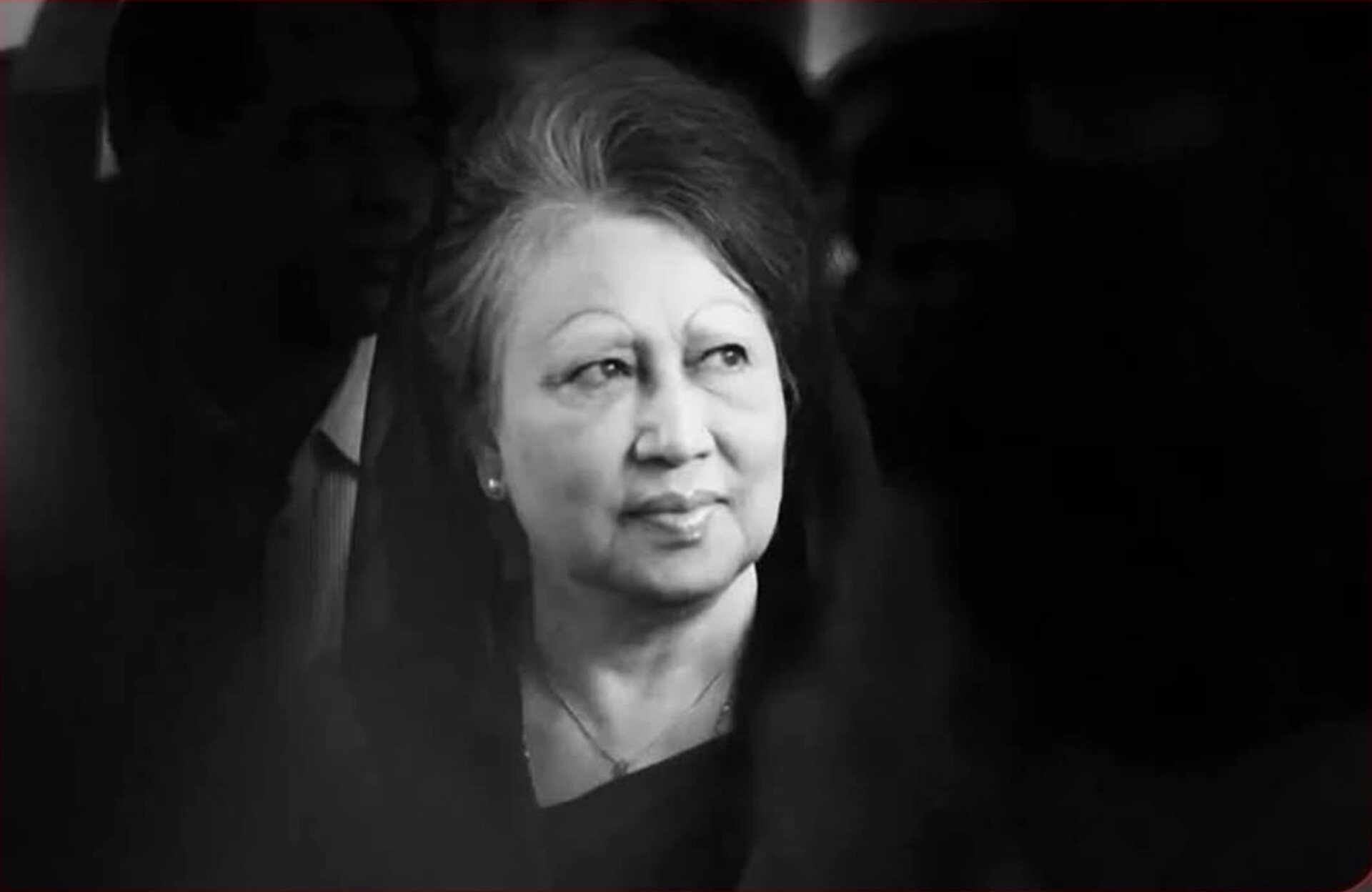 চলে গেলেন বেগম খালেদা জিয়া