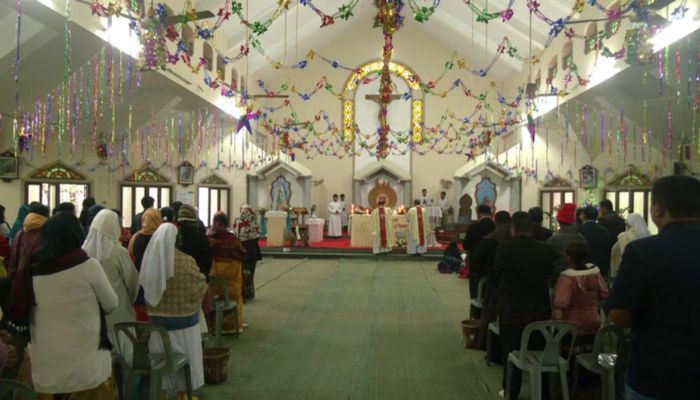 সারাদেশে আনন্দ-উৎসবে বড়দিন উদযাপন, দেশ ও জাতির মঙ্গলে বিশেষ প্রার্থনা