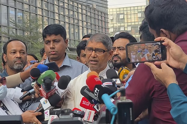 খালেদা জিয়া খুব ক্রিটিক্যাল কন্ডিশনে: আজম খান