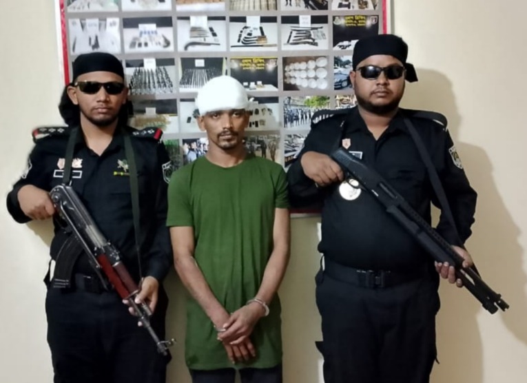 নগর পুলিশের তালিকাভুক্ত সন্ত্রাসী বুইশ্যা গ্রেপ্তার, পিস্তল উদ্ধার