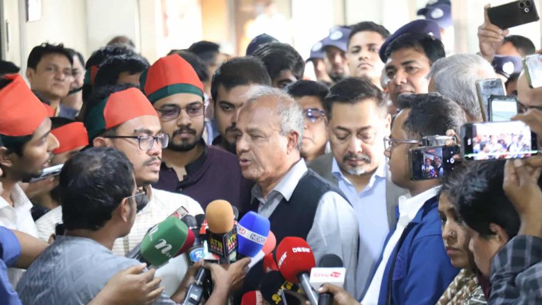 হাদির হত্যাচেষ্টাকারীদের সম্পর্কে এখনি সবকিছু বলা যাবে না: স্বরাষ্ট্র উপদেষ্টা