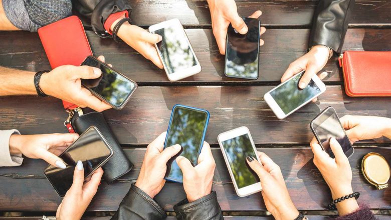 অবৈধ মোবাইল ফোন বন্ধের বিষয়ে নতুন যে তথ্য দিলেন প্রধান উপদেষ্টার বিশেষ সহকারী