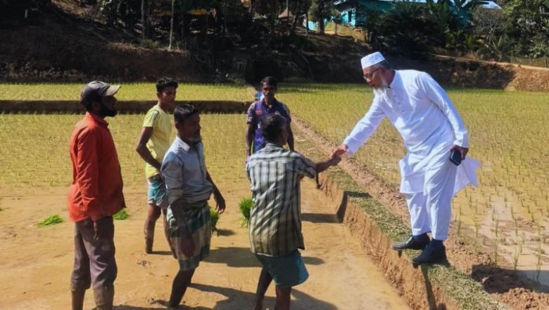 দুর্গম জনপদের মানুষের পাশে দাঁড়ানোর অঙ্গীকার অধ্যক্ষ নুরুল আমিনের