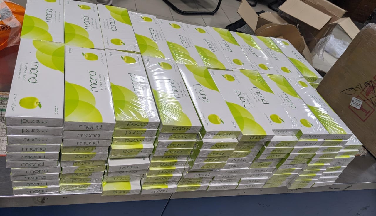 শাহ আমানত বিমানবন্দরে ৩০ লাখ টাকার বিদেশি সিগারেট জব্দ