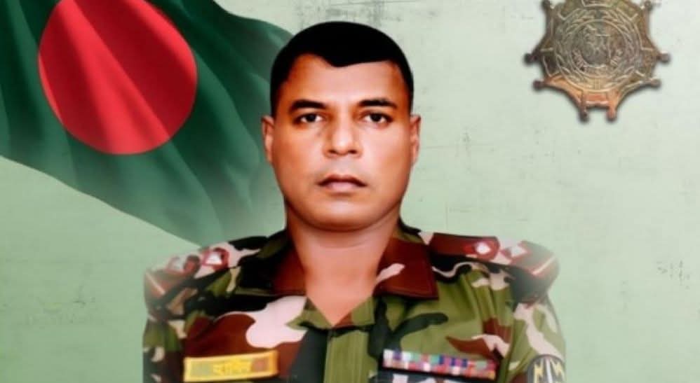 বান্দরবানে সন্ত্রাসীদের গুলিতে প্রাণ গেল অভিযানে নেতৃত্ব দেওয়া সেনা কর্মকর্তার