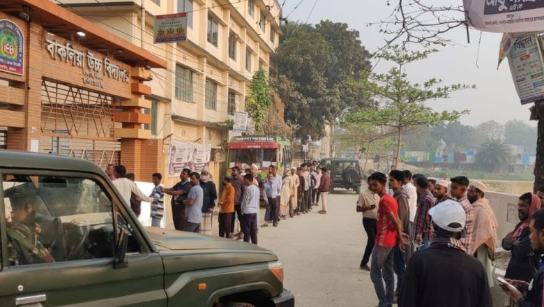 চট্টগ্রামে শুরু হয়েছে ভোট গ্রহণ, ভোটারদের দীর্ঘ লাইন