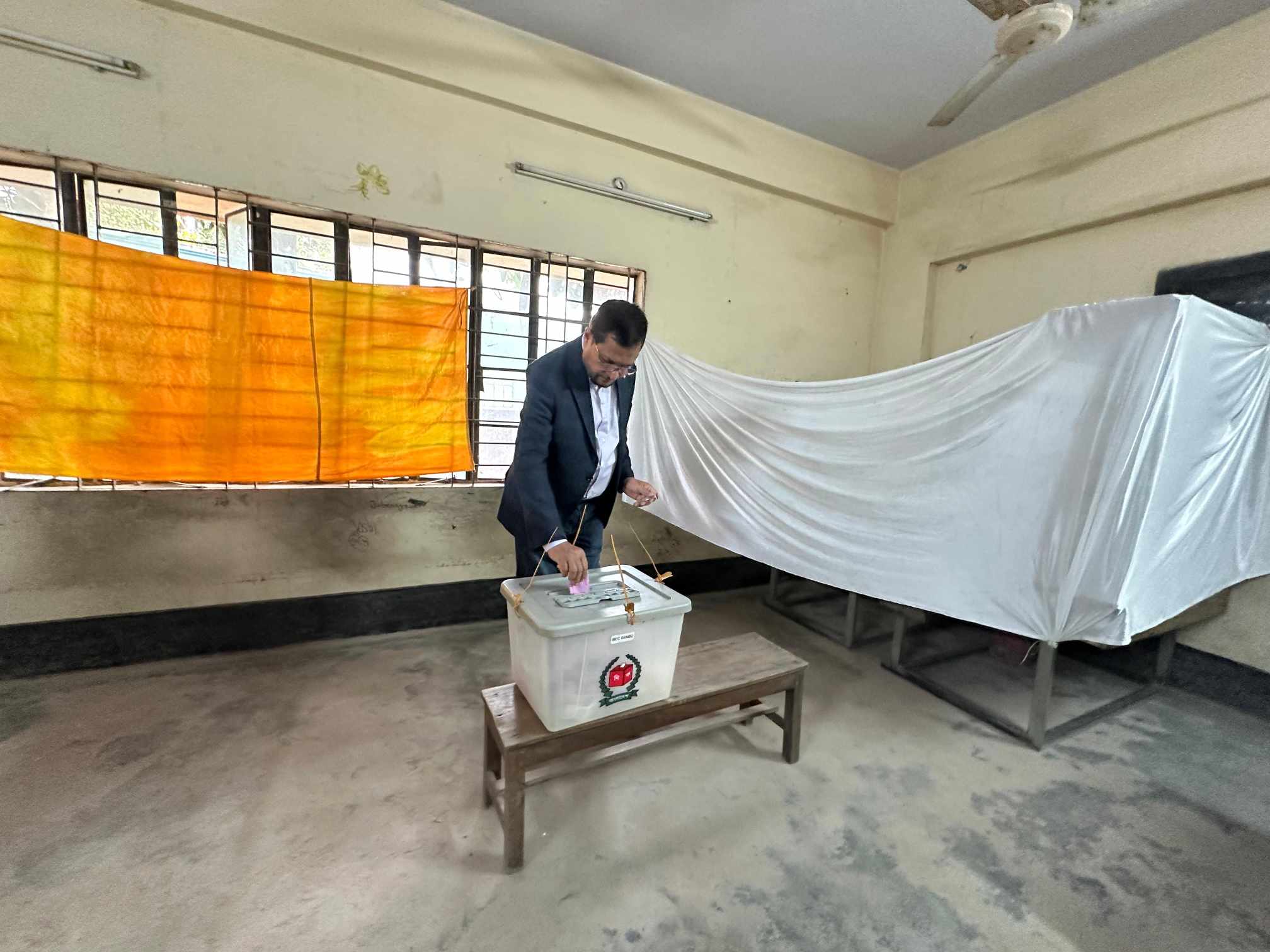 ভোট দিলেন চট্টগ্রাম-৯ আসনের প্রার্থী আবু সুফিয়ান