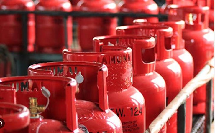 দাম বাড়ল এলপিজির , ১২ কেজির সিলিন্ডার ১,৩৫৬ টাকা