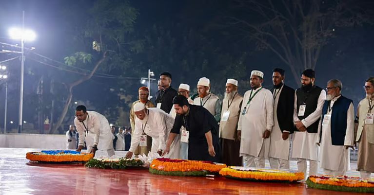 প্রথমবার কেন্দ্রীয় শহীদ মিনারে জামায়াত আমিরের শ্রদ্ধা