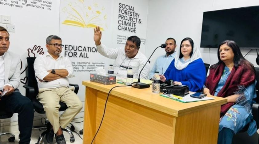 ঢাকা-১৭ আসনে সুবিধাবঞ্চিত কর্মজীবী নারীদের সঙ্গে ডা. জোবায়দা রহমানের মতবিনিময়