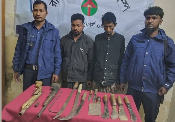 রাঙ্গুনিয়ায় যৌথবাহিনীর অভিযানে অস্ত্রসহ দুইজন আটক