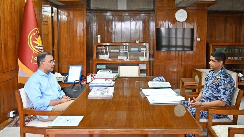 প্রধানমন্ত্রীর সাথে বিমান বাহিনী প্রধানের সাক্ষাৎ