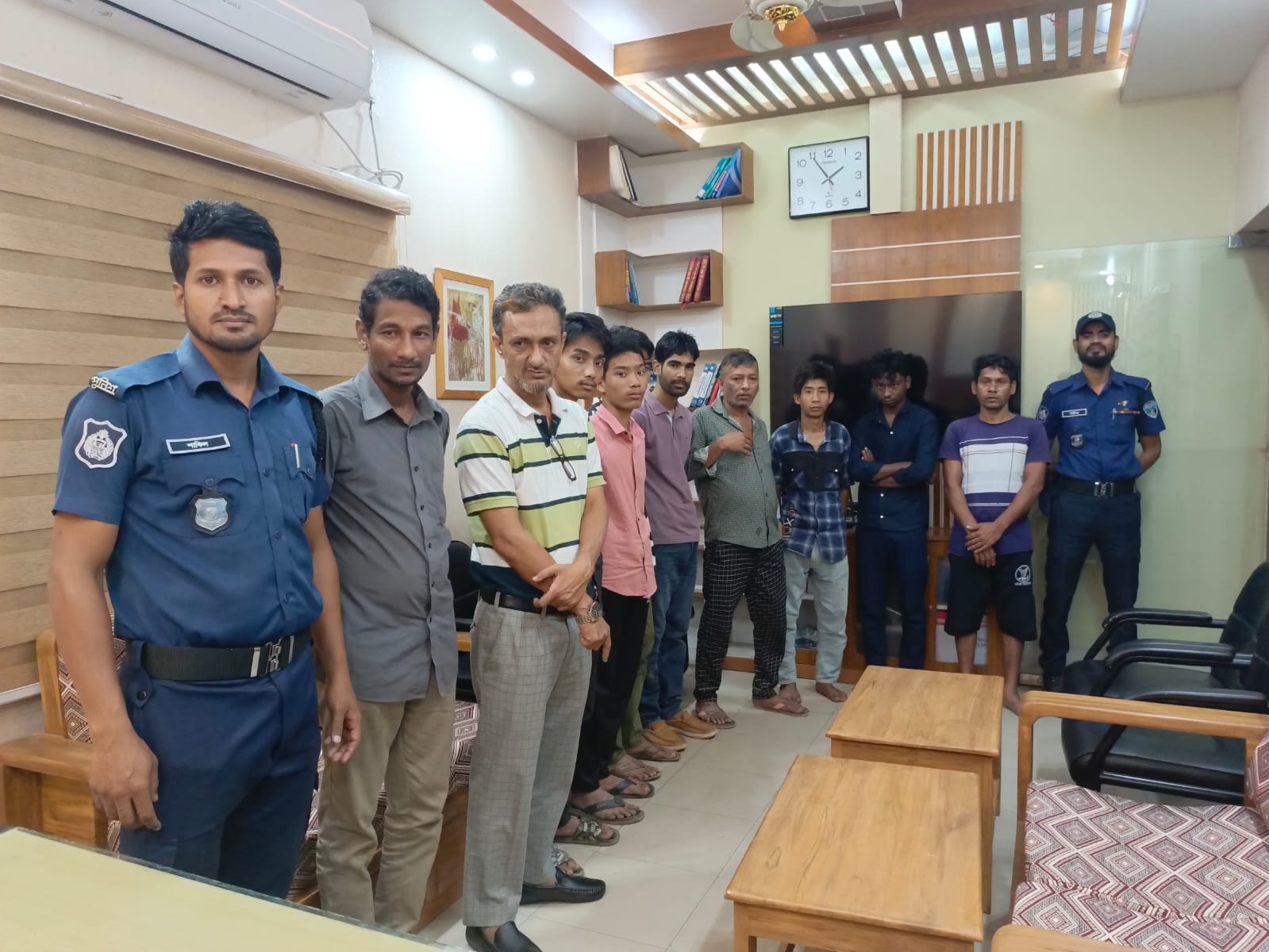 রাঙ্গামাটিতে পুলিশের অভিযানে মাদক কারবারীসহ গ্রেফতার ১০