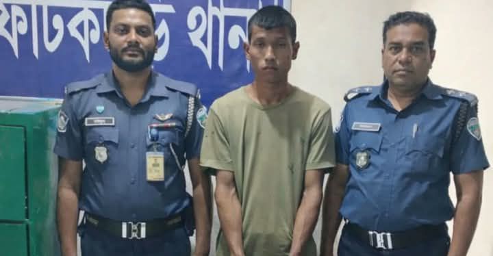 ফটিকছড়িতে মোটরসাইকেলসহ মাদক ব্যবসায়ী গ্রেপ্তার