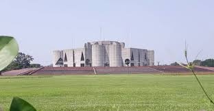 সরকারি চাকরিতে প্রবেশসীমা ৩২ বছর 