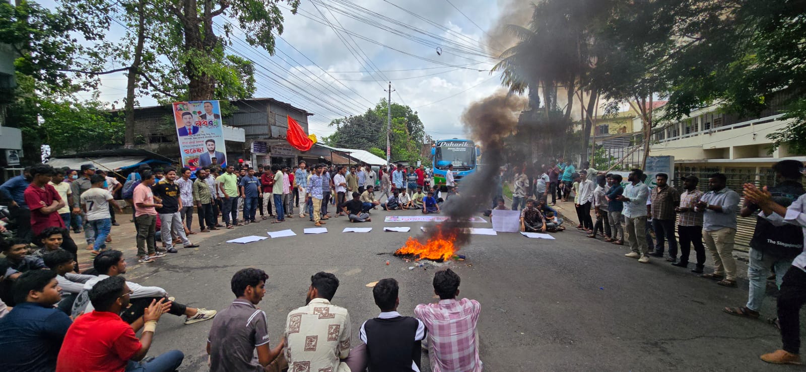 ​রাঙামাটি ছাত্রদলে বিদ্রোহ! নতুন কমিটি ঘোষণার পরই রাজপথে আগুন