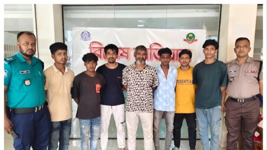 চট্টগ্রামে নিষিদ্ধ সংগঠনের ঝটিকা মিছিল: গ্রেপ্তার ৭০