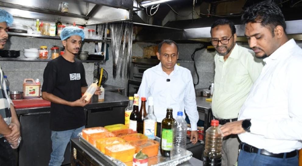 চট্টগ্রামে ‘হান্ডি’সহ তিন রেস্টুরেন্টে ১ লাখ ৭০ হাজার টাকা জরিমানা